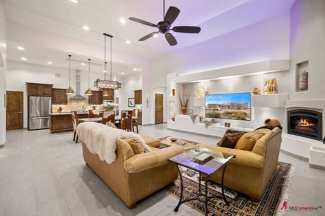 5008 Rock House Rd in Las Cruces, NM - Foto de edificio - Building Photo