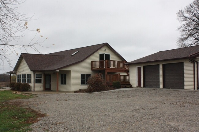 property at 1017 S Clark St