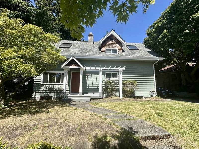 3114 W Elmore St in Seattle, WA - Building Photo