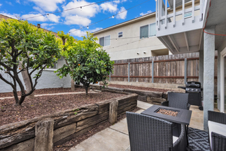 507 Rockledge St in Oceanside, CA - Foto de edificio - Building Photo