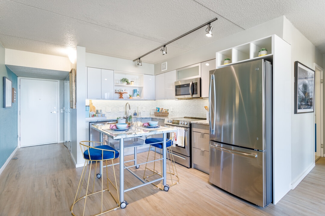 City Club Apartments Lafayette Park in Detroit, MI - Building Photo