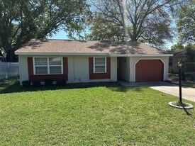 5 Spring Loop Cir in Ocala, FL - Building Photo