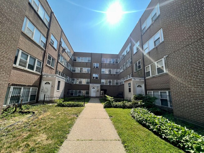 property at 6021 N Fairfield Ave