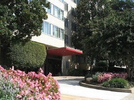 1711 Massachusetts Ave NW, Unit 203 in Washington, DC - Building Photo