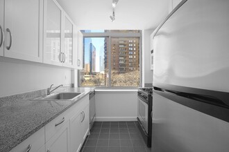 360 W 43rd St, Unit APT S2E in New York, NY - Building Photo - Building Photo