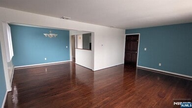 95 Stefanic Ave in Elmwood Park, NJ - Building Photo - Building Photo