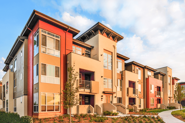 The Aster Town Center (South) in Denver, CO - Foto de edificio - Building Photo