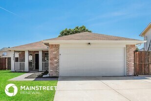 7205 Autumn Moon Dr in Forest Hill, TX - Building Photo