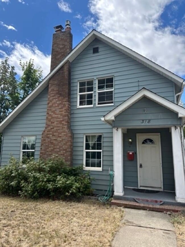 property at 318 G St