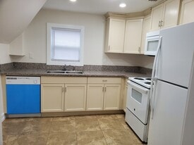 903 E New York Ave, Unit 2