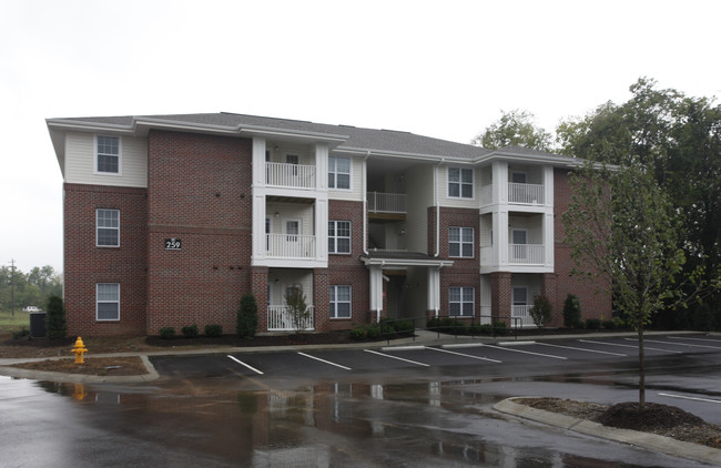 Gallatin Park Apartments in Gallatin, TN - Building Photo - Building Photo