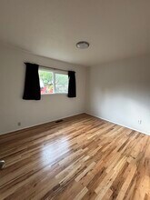 7912 N Dwight Ave in Portland, OR - Building Photo - Building Photo