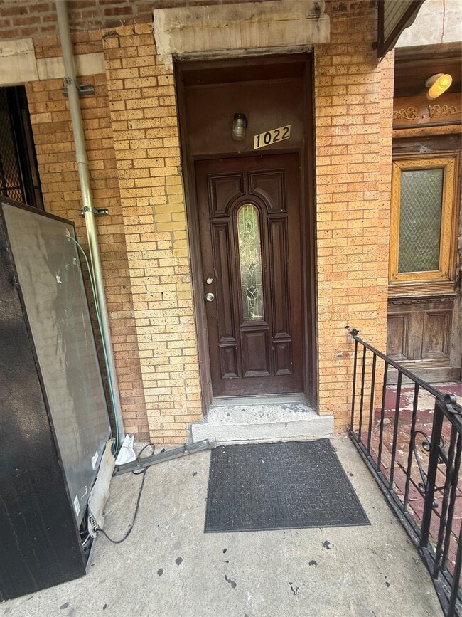 property at 1022 Woodycrest Ave