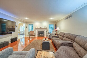 1421 Eaton Dr in Oakmont, PA - Building Photo - Building Photo