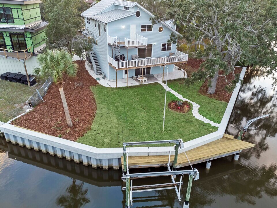 4857 Hummingbird Trail in Palm Harbor, FL - Building Photo