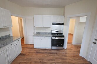 42 Hiawatha Rd, Unit 3 in Boston, MA - Building Photo - Building Photo