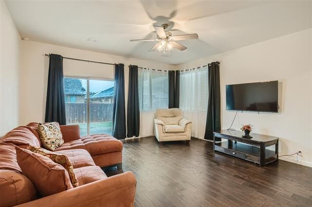 805 Woodmark Dr in Crowley, TX - Building Photo - Building Photo