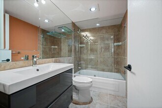 689 NE 6th Ct, Unit 4 in Boynton Beach, FL - Building Photo - Building Photo