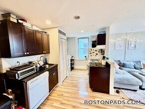 224 Hanover St in Boston, MA - Foto de edificio - Building Photo