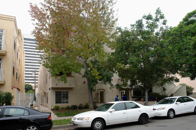 1639 Camden Ave in Los Angeles, CA - Building Photo - Building Photo