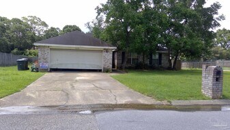 5549 Shadow Grove Blvd in Pensacola, FL - Building Photo