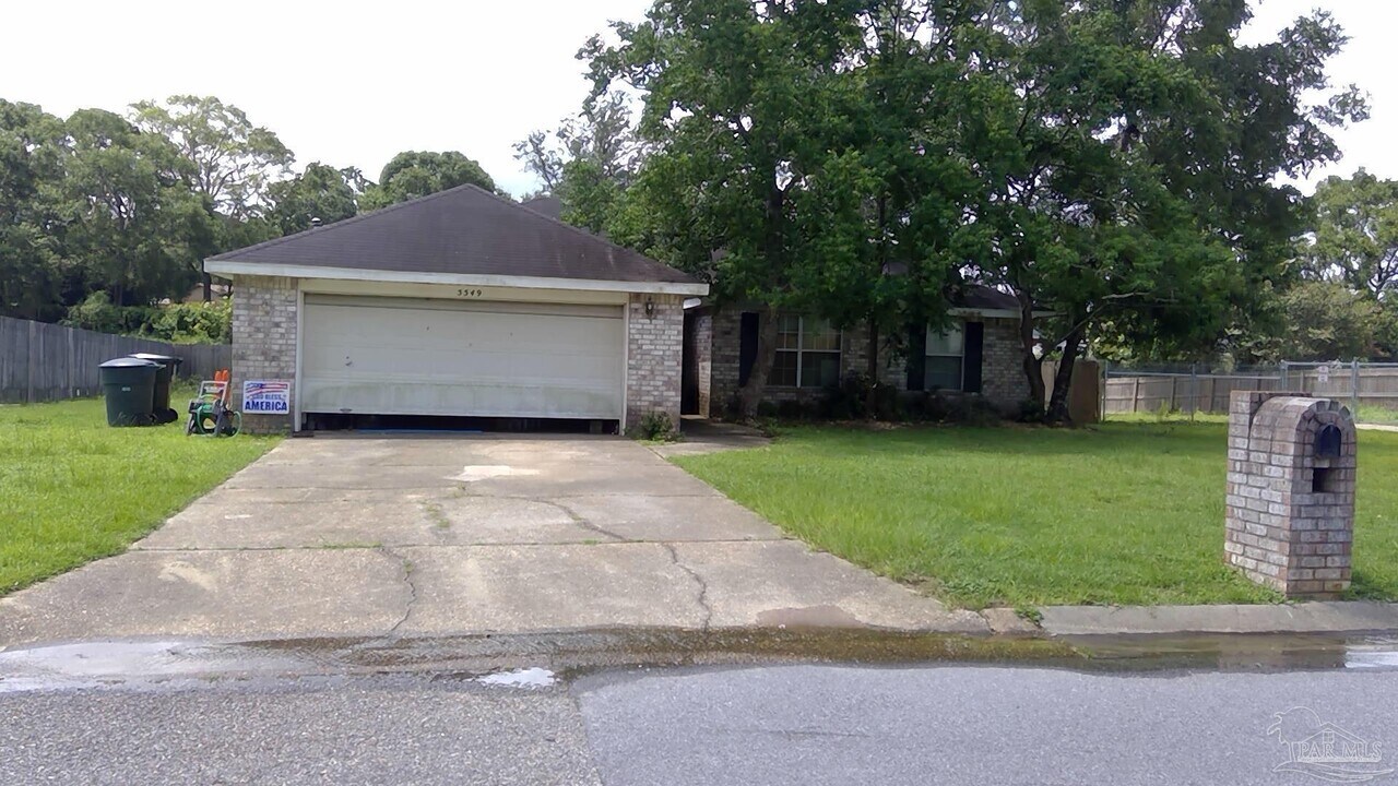 5549 Shadow Grove Blvd in Pensacola, FL - Building Photo
