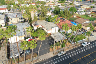 1013-1025 S Magnolia Ave in El Cajon, CA - Building Photo - Building Photo