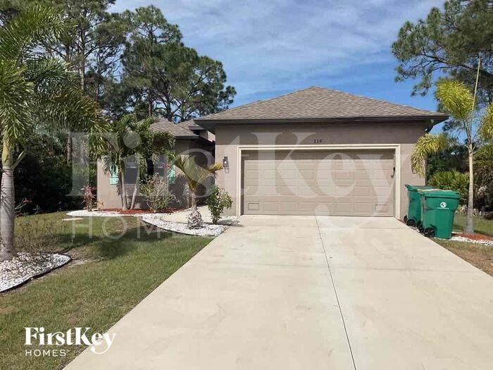 114 Englewood Ct in Rotonda West, FL - Building Photo