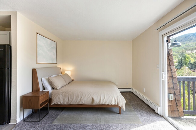 Straight Creek Apartments in Dillon, CO - Foto de edificio - Building Photo