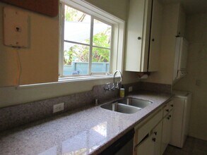 5271 Village Grn in Los Angeles, CA - Building Photo - Building Photo