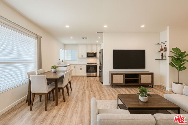 property at 5248 Whitsett Ave
