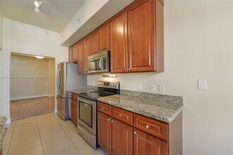 3001 NE 185th St in Aventura, FL - Foto de edificio - Building Photo