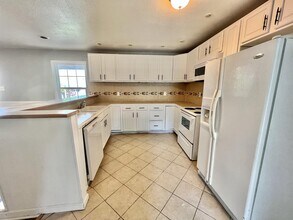 213 Circle Dr in Owensville, MO - Building Photo - Building Photo