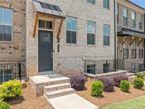 4232 Hickory Pne Aly in Doraville, GA - Building Photo - Building Photo