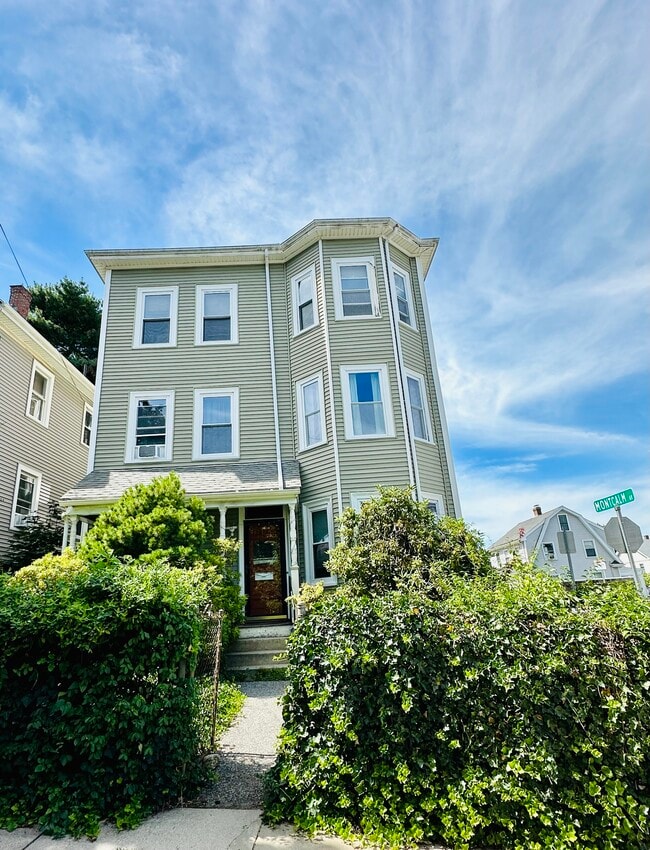 52 Dustin St, Unit First floor