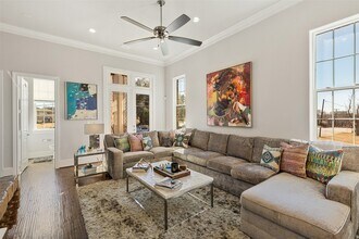 916 W Peach St in Fort Worth, TX - Building Photo - Building Photo