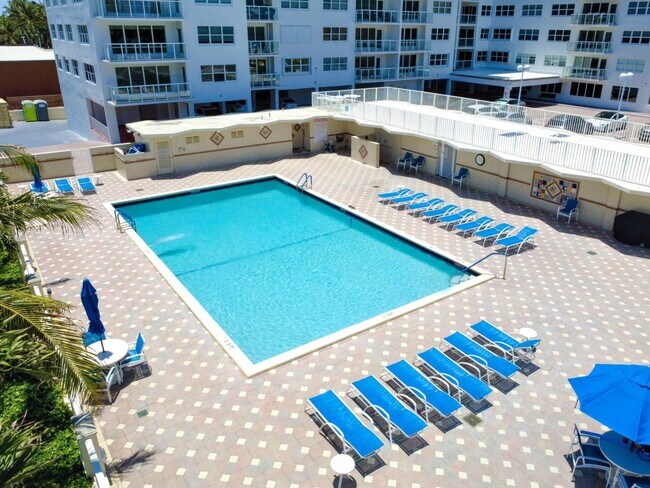 111 N Pompano Beach Blvd, Unit 408 in Pompano Beach, FL - Building Photo - Building Photo