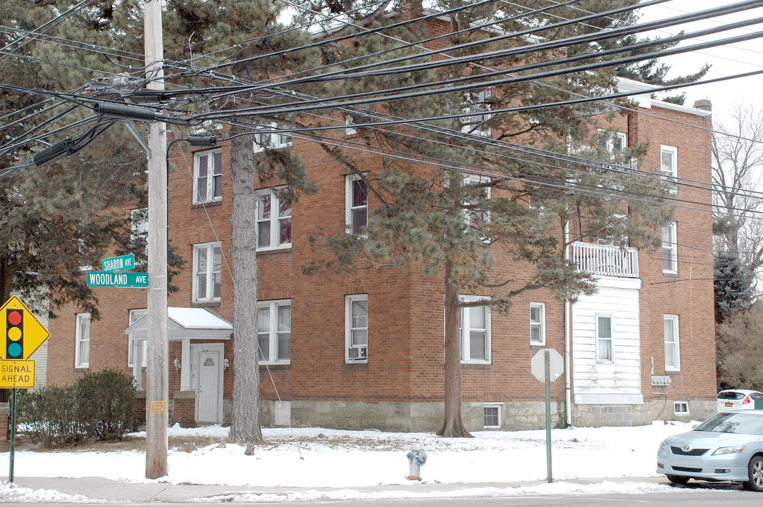 400 Sharon Ave in Sharon Hill, PA - Foto de edificio