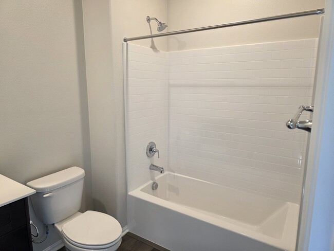 40406 Via Cava in Temecula, CA - Building Photo - Building Photo