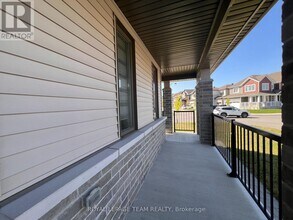 965 Fameflower St in Ottawa, ON - Building Photo - Building Photo