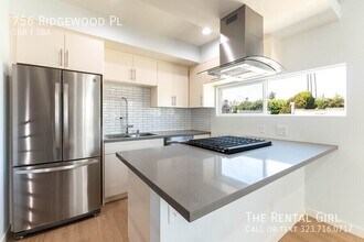 756 N Ridgewood Pl in Los Angeles, CA - Foto de edificio - Building Photo