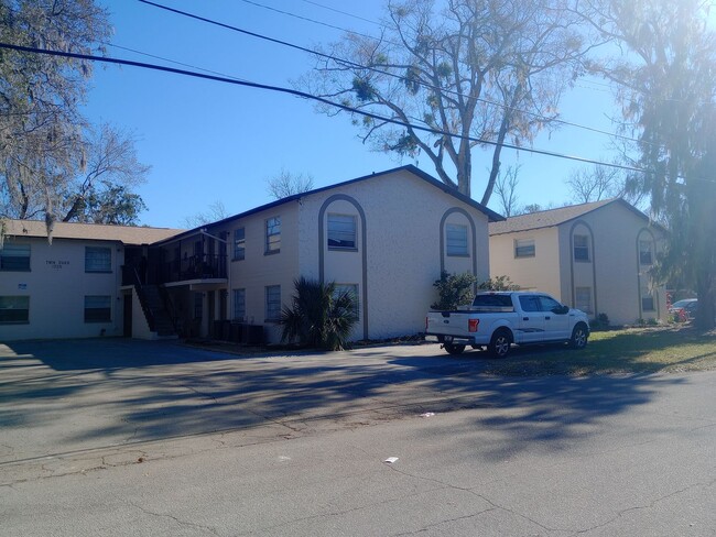 property at 1221 Kennedy Rd