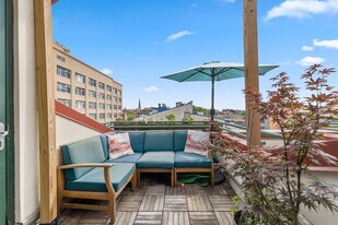 42 Tiffany Pl in Brooklyn, NY - Building Photo