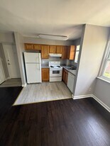 2125 Cameron Dr, Unit 2105 A in Dundalk, MD - Building Photo