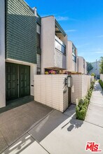 9507 W Olympic Blvd in Beverly Hills, CA - Building Photo - Building Photo