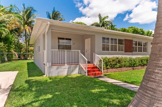 1565 NE 110th Terrace in Miami, FL - Building Photo - Building Photo