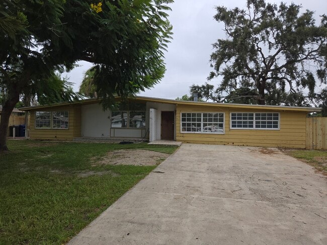 property at 3711 Roxane Blvd