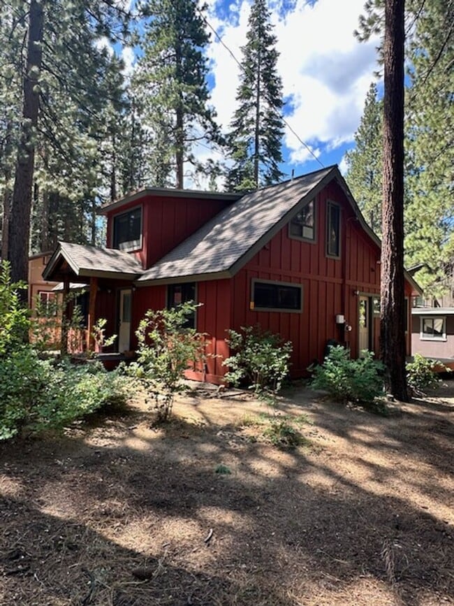 1242 Dedi Ave in South Lake Tahoe, CA - Building Photo - Building Photo