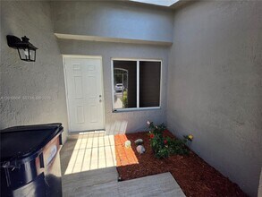 14775 SW 83rd Ln in Miami, FL - Building Photo - Building Photo