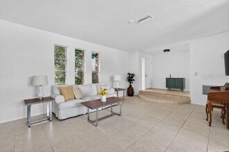 8195 Coachlight Cir in Seminole, FL - Building Photo - Building Photo